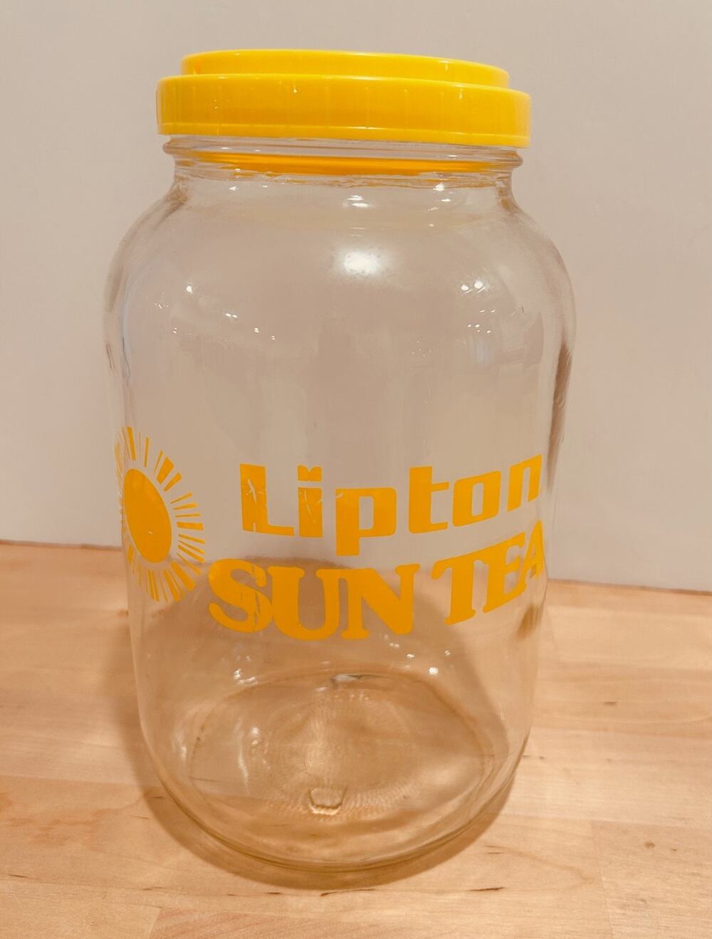 Vintage Lipton Sun Tea Glass Jar 1 Gallon Retro Yellow Graphics Flip Top Lid 11"